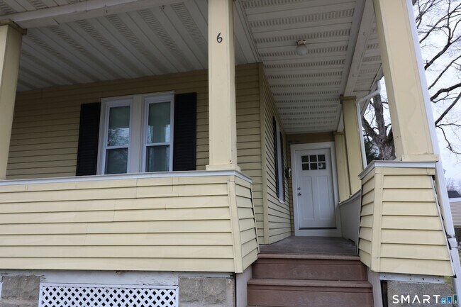 Building Photo - 6 Mary St