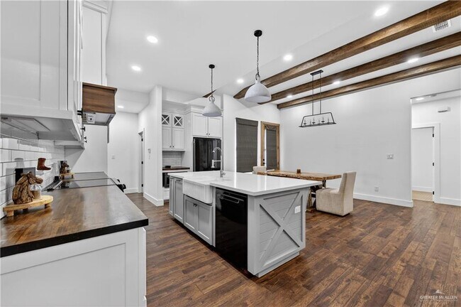 Building Photo - 28 N Pedaso del Sol St