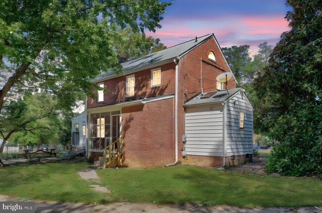 Building Photo - 13206 Occoquan Rd