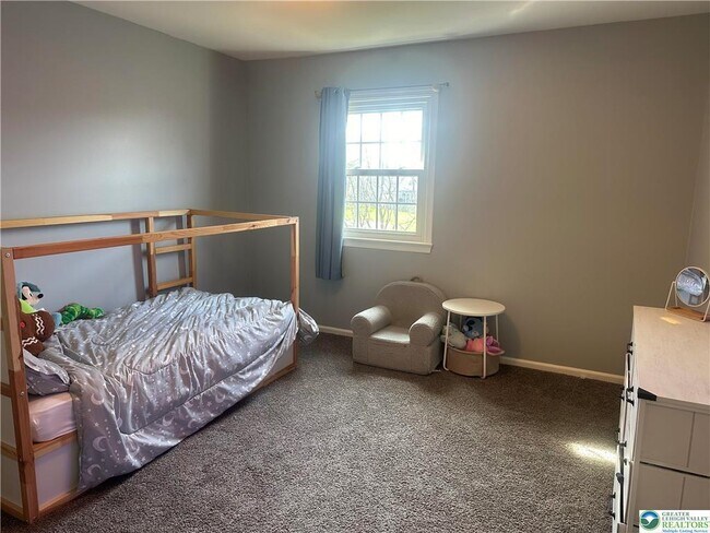 Building Photo - 4591 N Hedgerow Dr