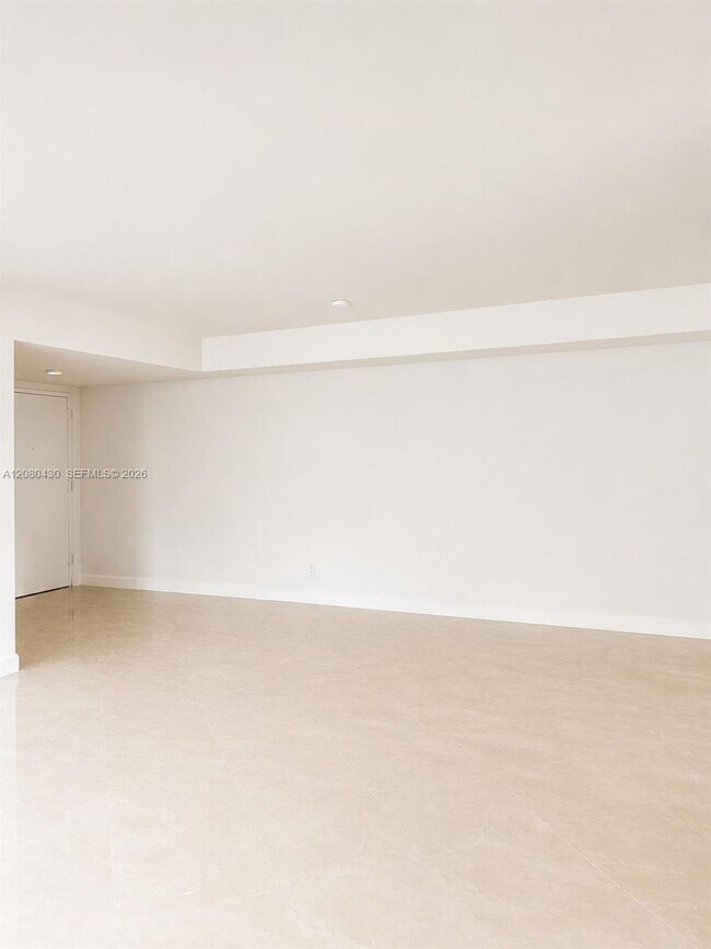 Building Photo - 10000 Bay Harbor Terrace