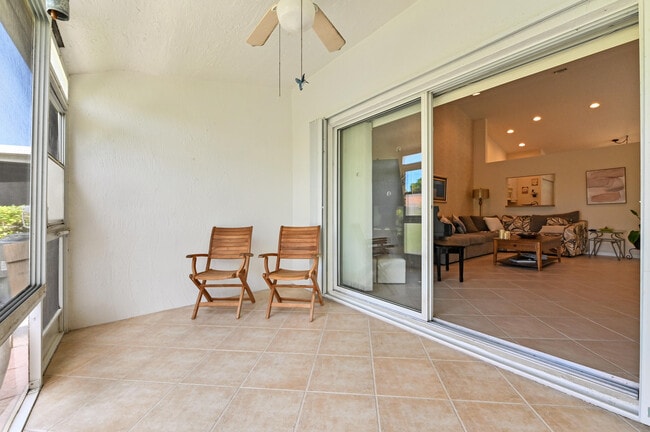 Building Photo - 6077 Lake Hibiscus Dr