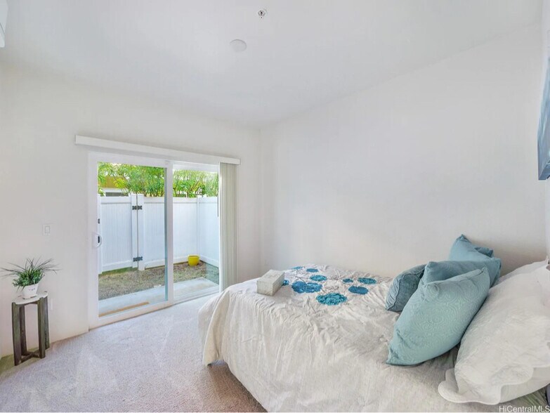 Building Photo - 458 Manawai St