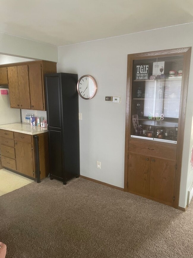 Building Photo - 2 bed, 2 bath, duplex across from park. Appleton!