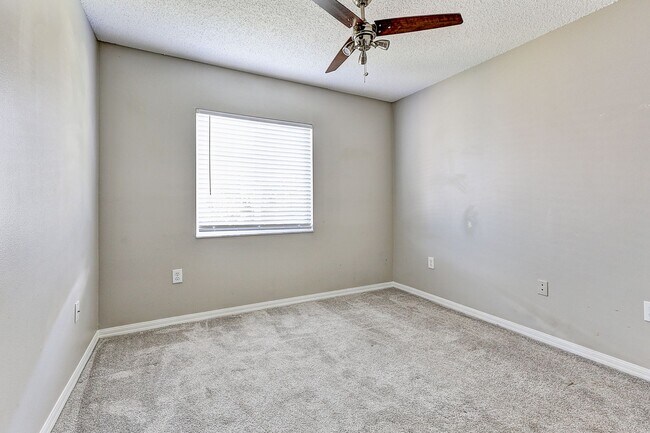 Building Photo - Prime Northwood Home on a Conservation Lot...