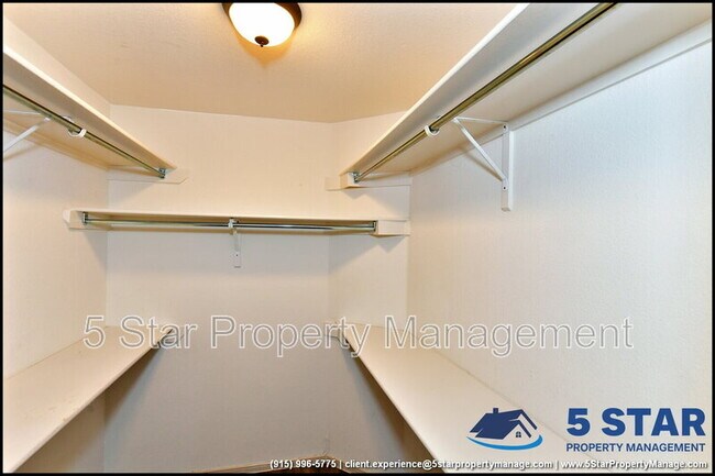 Building Photo - 5005 Moon Ranch Ln