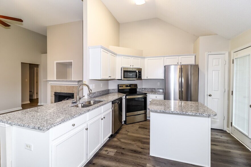Building Photo - 9704 Java Cove