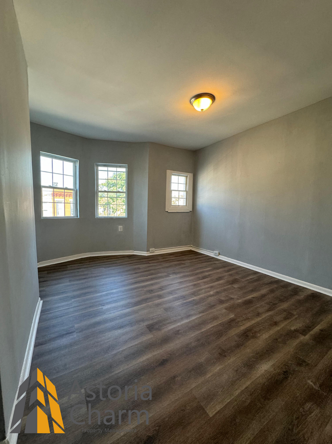 Building Photo - Newly Renovated 3BD/1.5BA townhome in Balt...