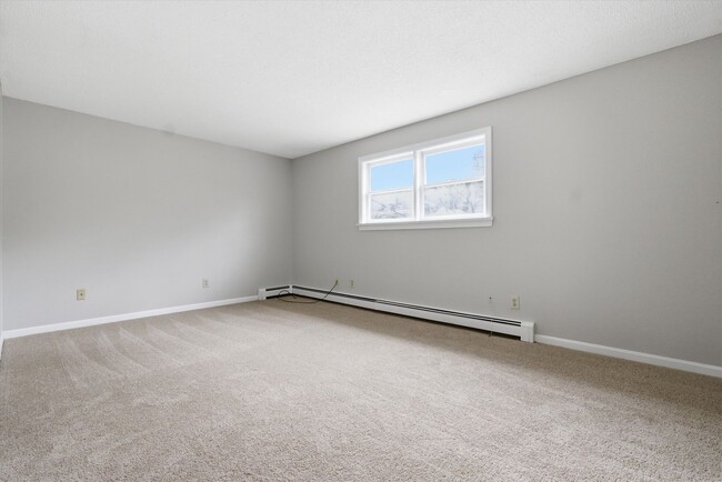 Building Photo - 888-890 Belmont Street