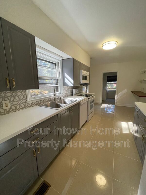 Building Photo - 1876 Mason Mill Rd