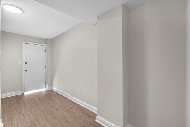 Building Photo - 434 N Patterson Park Ave