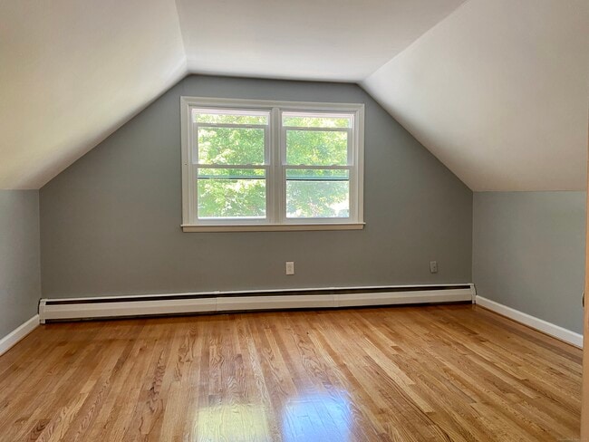 Building Photo - 94 Glenstone Dr