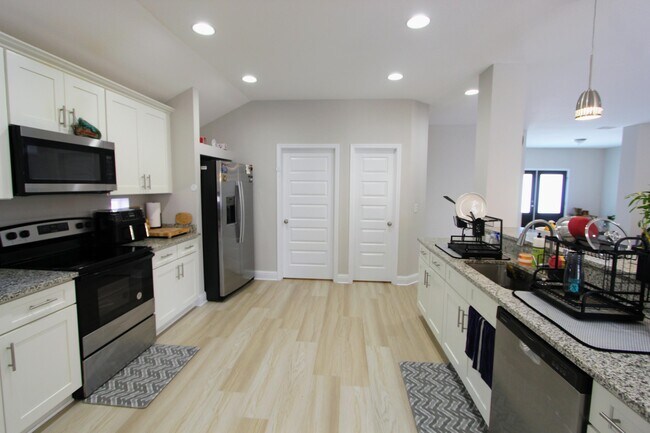 Building Photo - 5438 Lee Farm Blvd