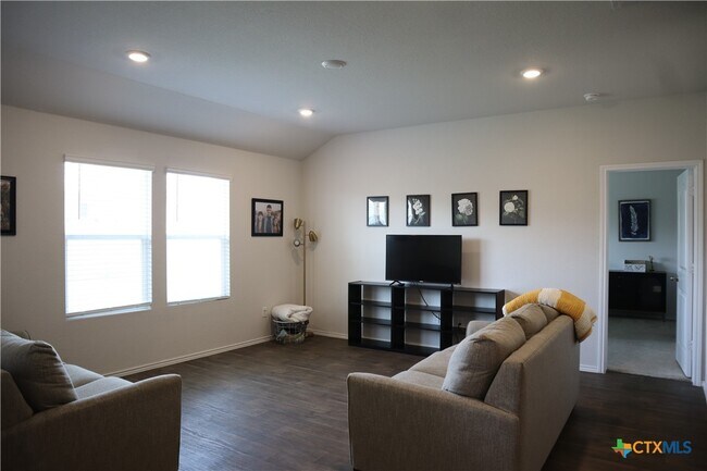 Building Photo - 836 Indigo Wy