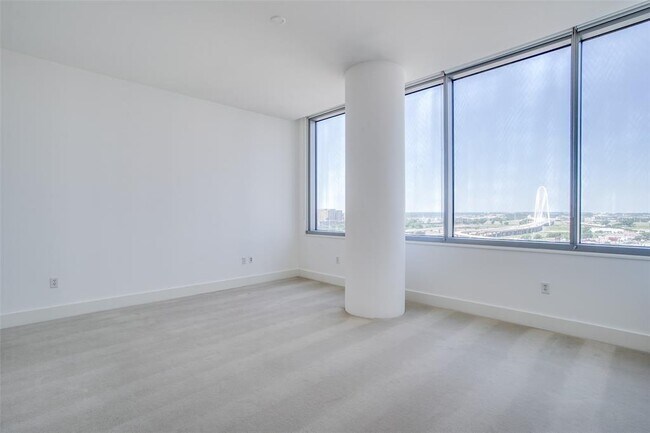 Building Photo - 2200 Victory Ave