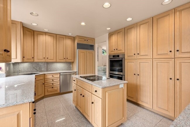 Building Photo - 32 Countryside Rd