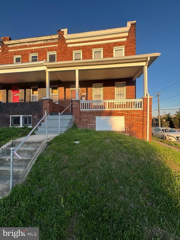 Building Photo - 1501 N Payson St