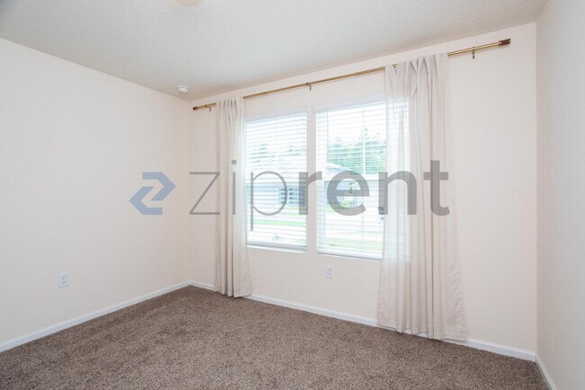 Building Photo - Unit