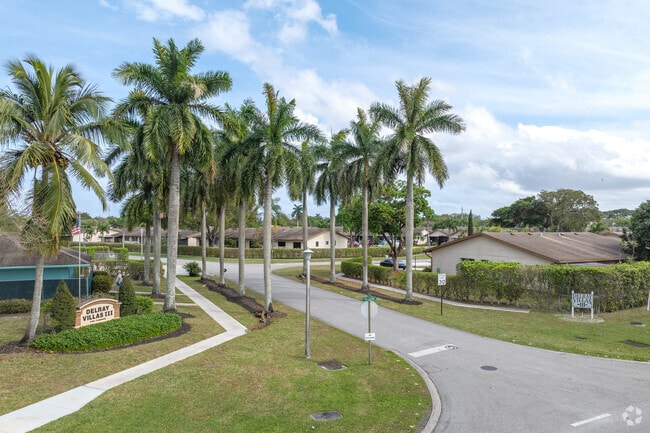 Building Photo - Delray Villas III