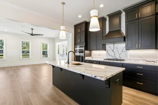 Building Photo - 4056 Biltmore Ave