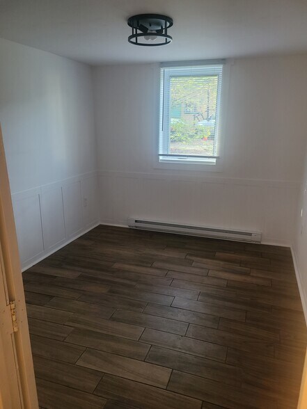 Building Photo - 7 Runnells Ave