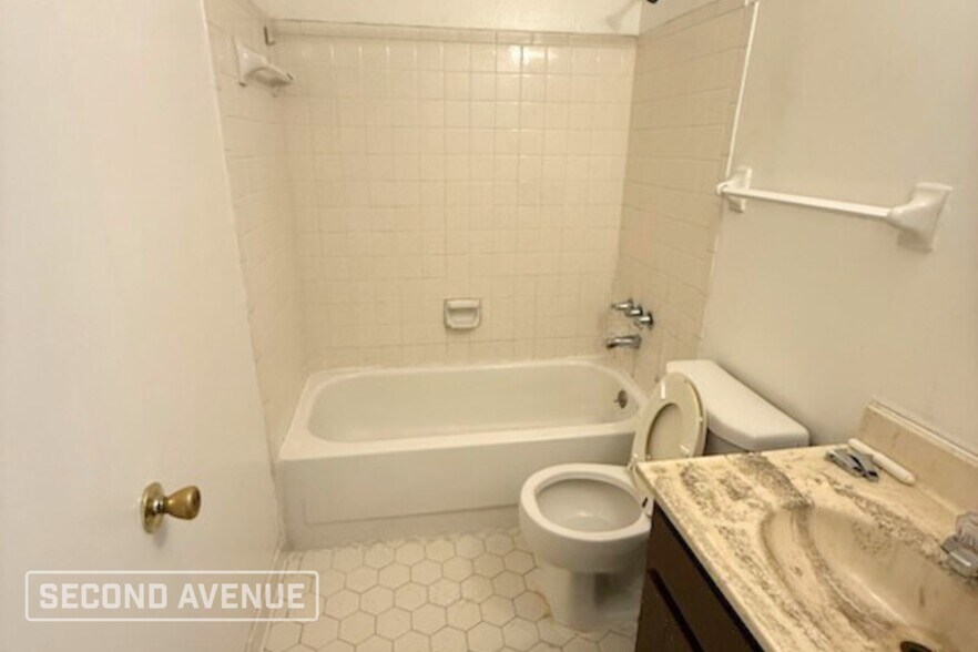Building Photo - 6675 Santaolina Dr