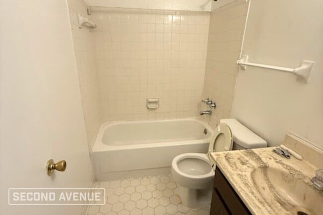 Building Photo - 6675 Santaolina Dr