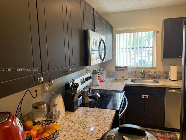 Building Photo - 240 NW 114th Ave