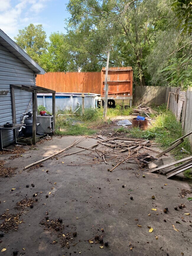 Building Photo - 21 Schultz St