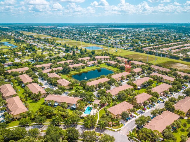 Building Photo - 460 Rainbow Springs Terrace