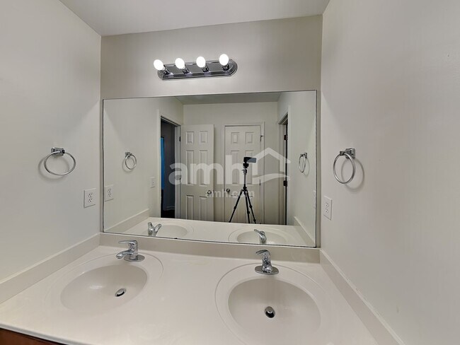 Building Photo - 4996 Amethyst Dr