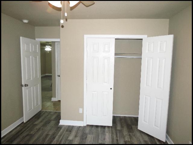 Building Photo - 185 Charles Dr