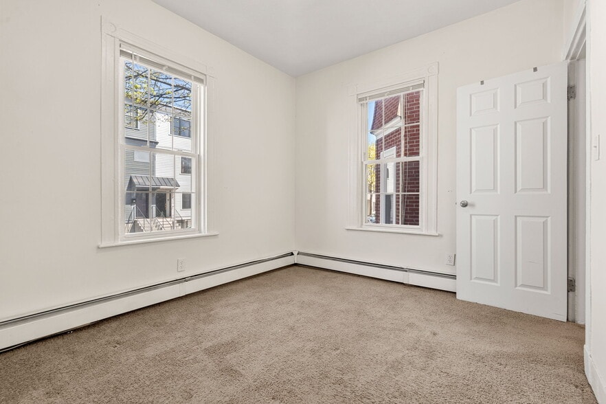 Building Photo - 54 H St