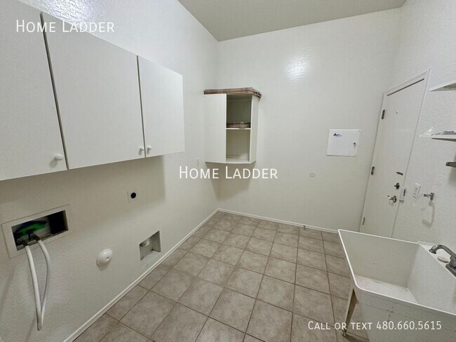 Building Photo - 6822 S 55th Ln