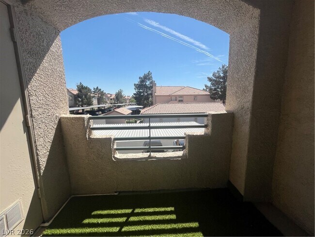 Building Photo - 5415 W Harmon Ave