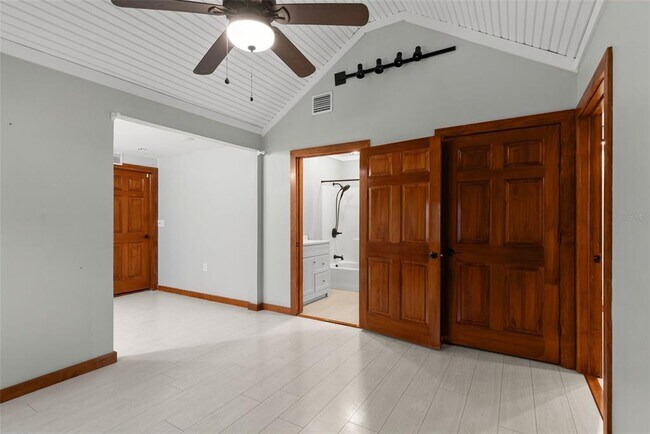 Building Photo - 10519 Bridgewood Dr