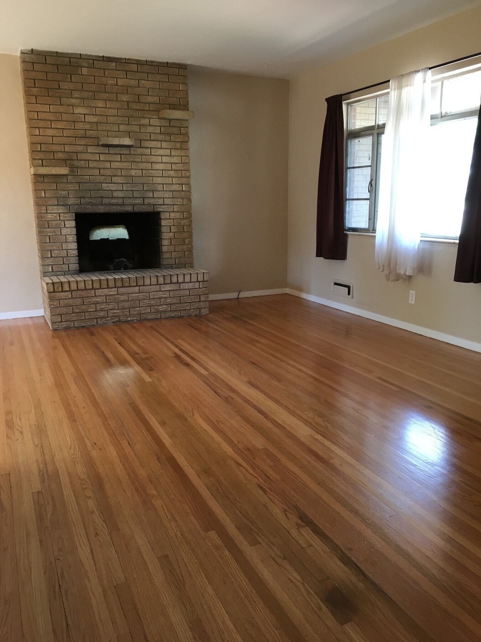 Building Photo - 305 Crestone Ave