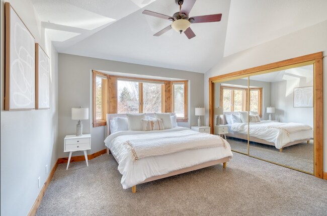 Building Photo - 61497 Orion Dr