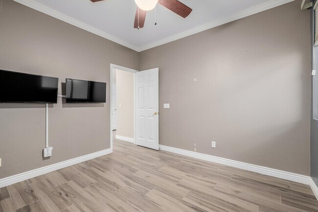 Building Photo - 7740 E Phantom Way