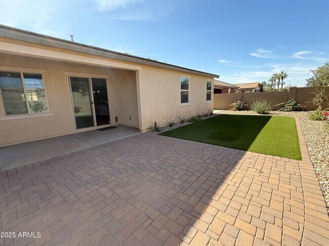 Building Photo - 7516 W Darrel Rd