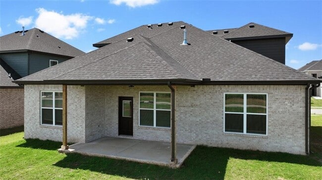 Building Photo - 1221 Mammoth St