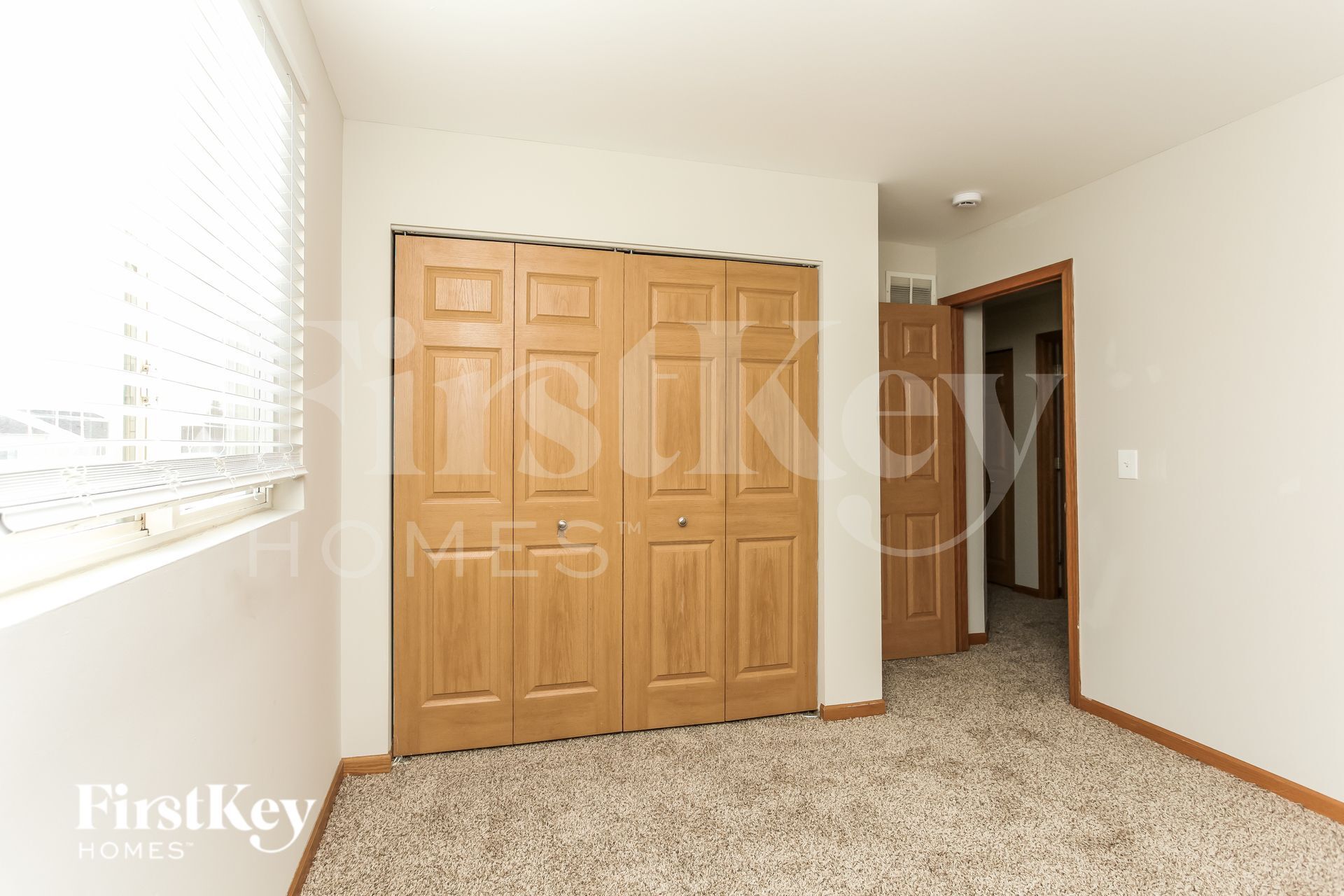 Building Photo - 932 Symphony Dr