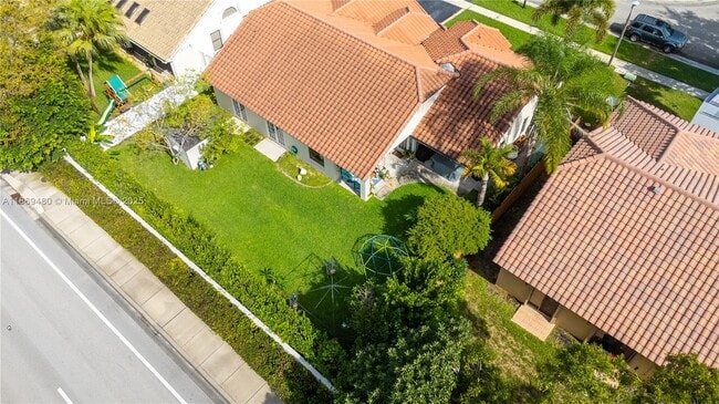 Building Photo - 10900 NW 18th Ct