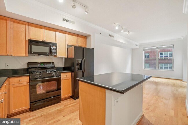 Building Photo - 1441 Rhode Island Ave NW