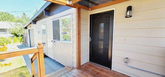 Building Photo - 13240 22nd Ave S