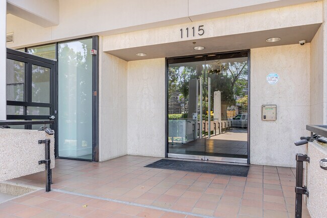 Building Photo - 1115 W Sunset Blvd
