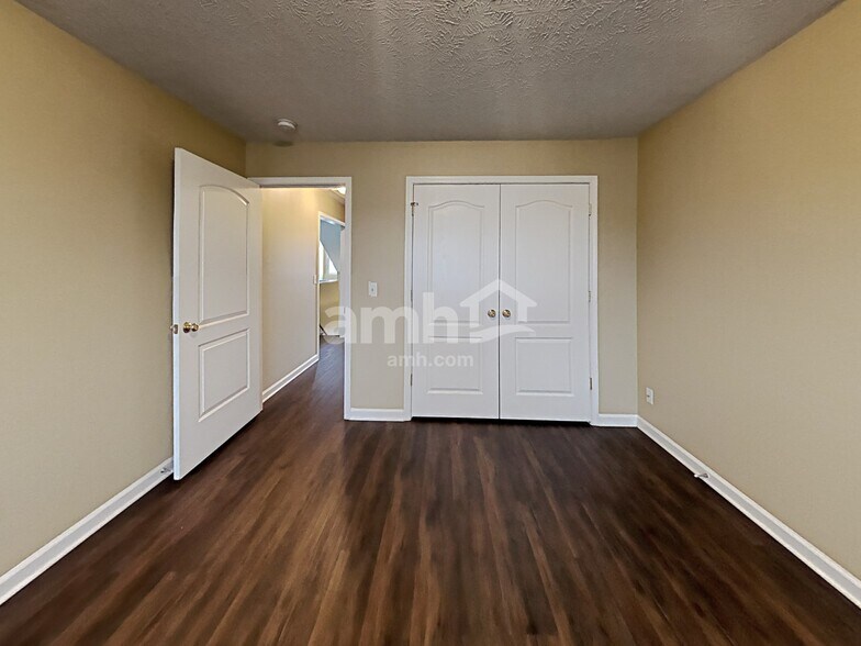 Building Photo - 2738 Pepperdine Dr
