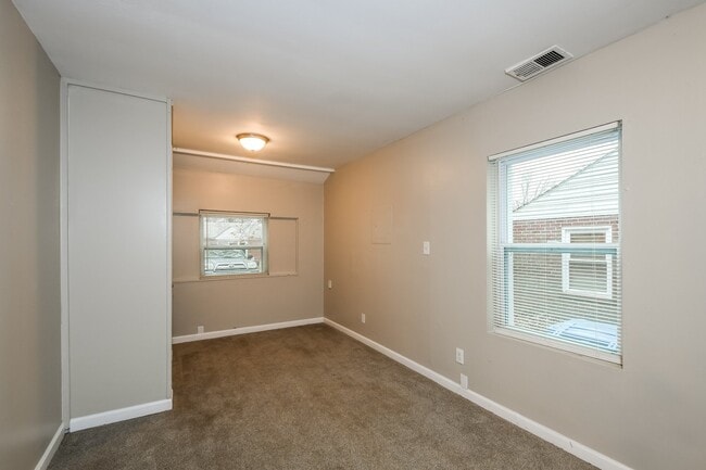 Building Photo - 405 Jean Ave