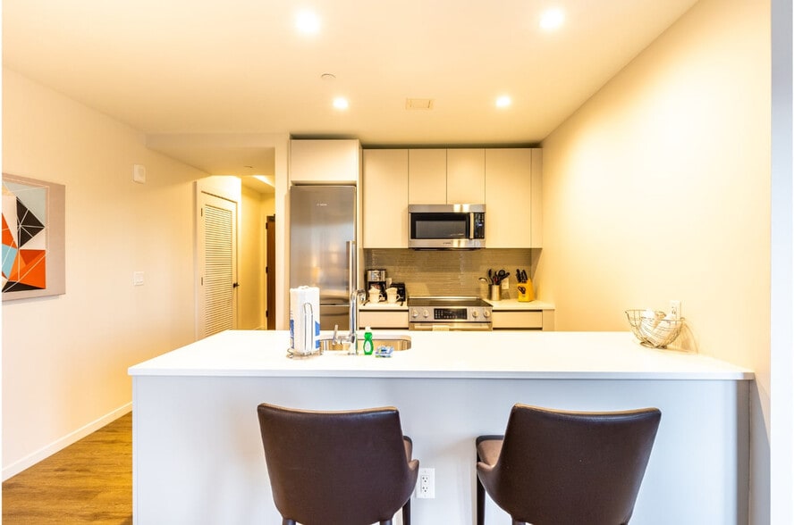 Building Photo - 131 Seaport Blvd