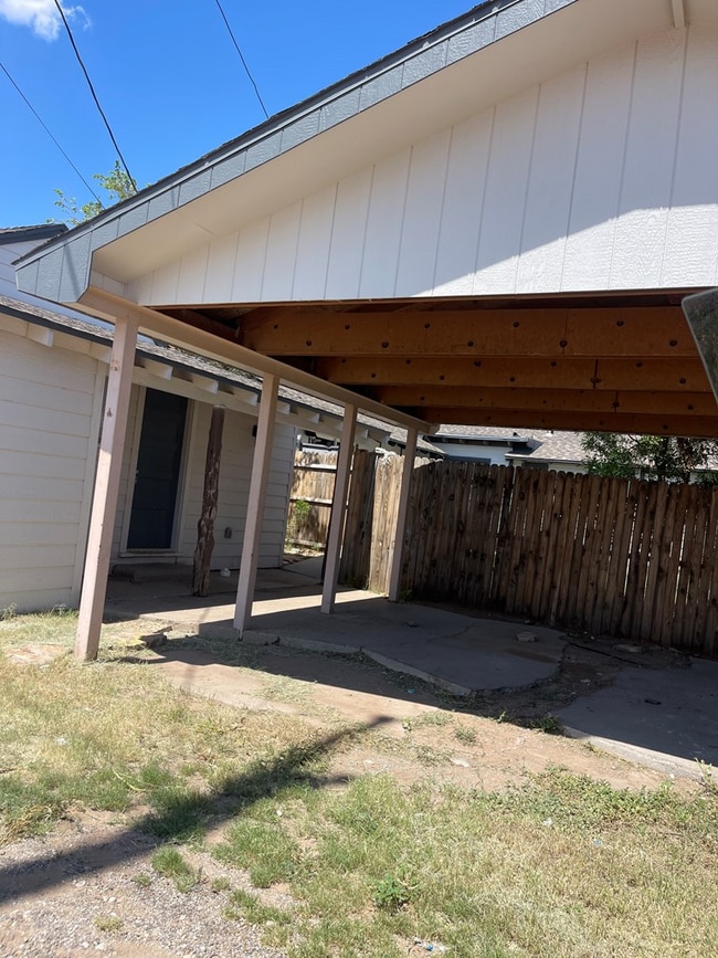 Building Photo - 1315 Golder Ave